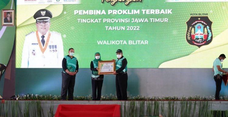 Wali Kota Blitar raih Penghargaan Pembina Proklim Terbaik