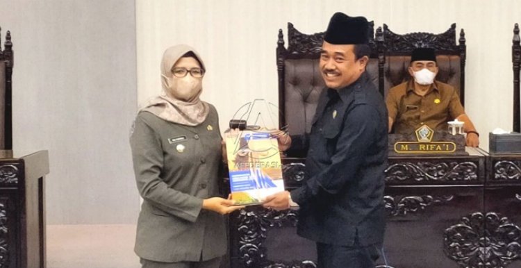 Bupati Blitar Sampaikan Perubahan KUA-PPAS 2022