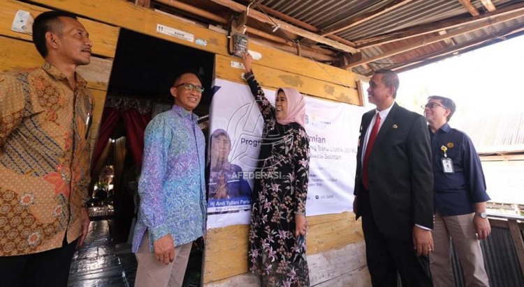 3.860 Keluarga di Sulsel Teraliri Listrik PLN